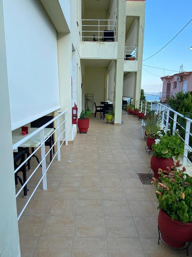 Angelos Apartment